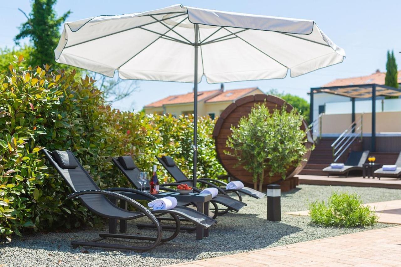 Holiday House Sea & Sun Residence Rasopasno Экстерьер фото