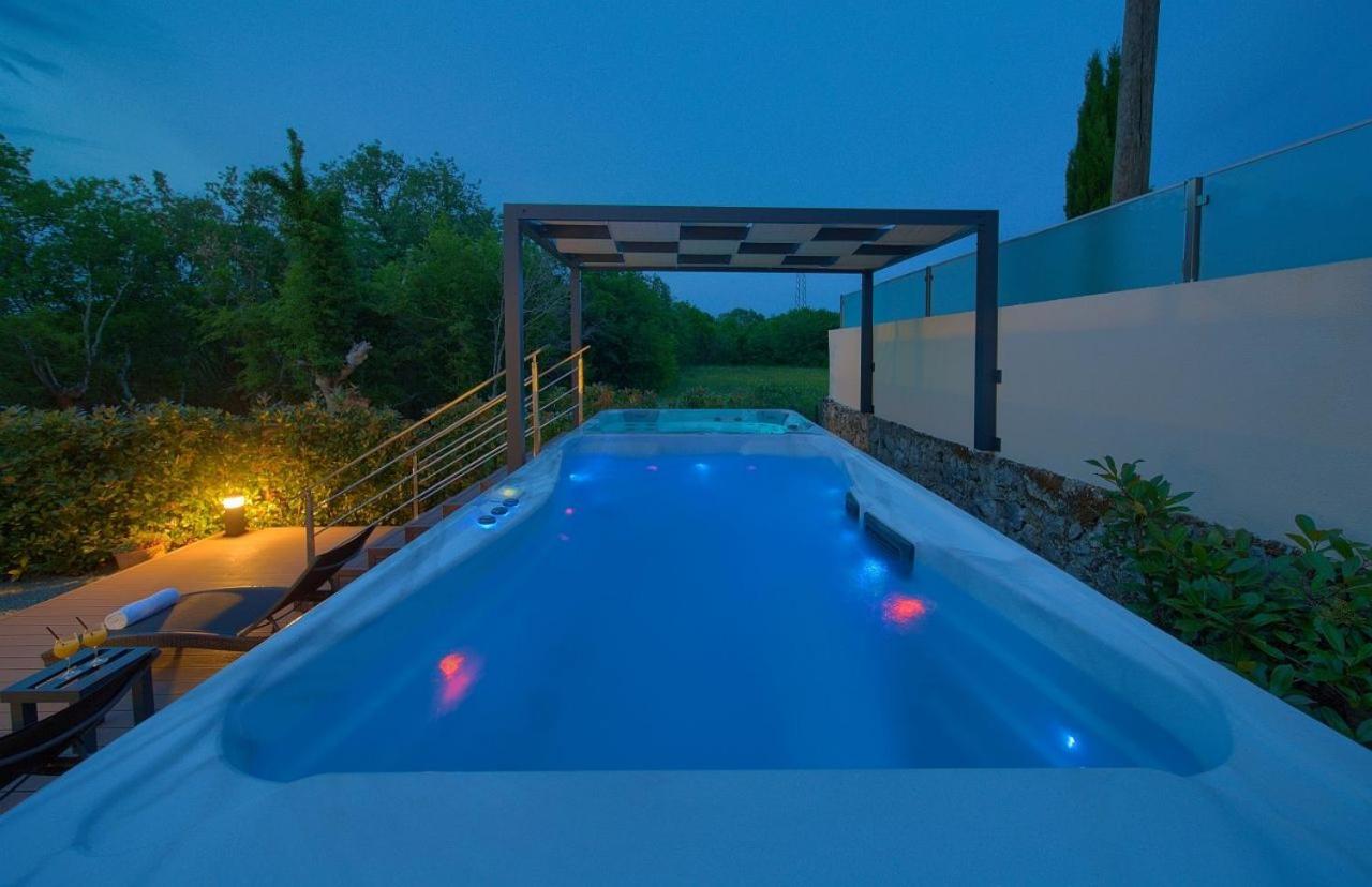 Holiday House Sea & Sun Residence Rasopasno Экстерьер фото