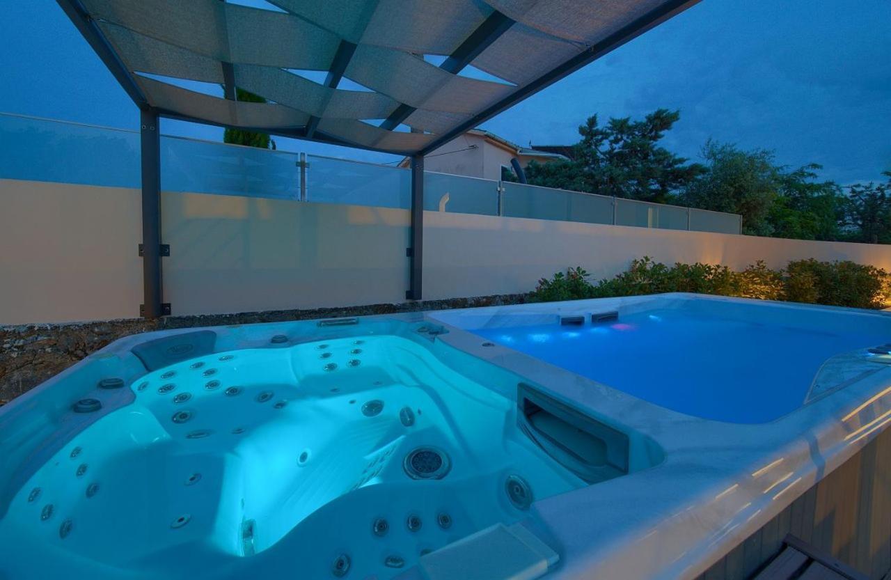 Holiday House Sea & Sun Residence Rasopasno Экстерьер фото